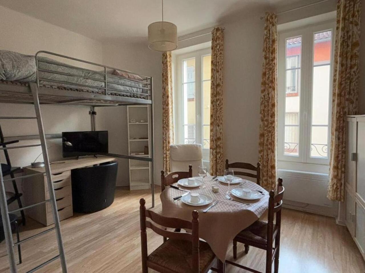 Proche De La Gare Sncf Apartment *